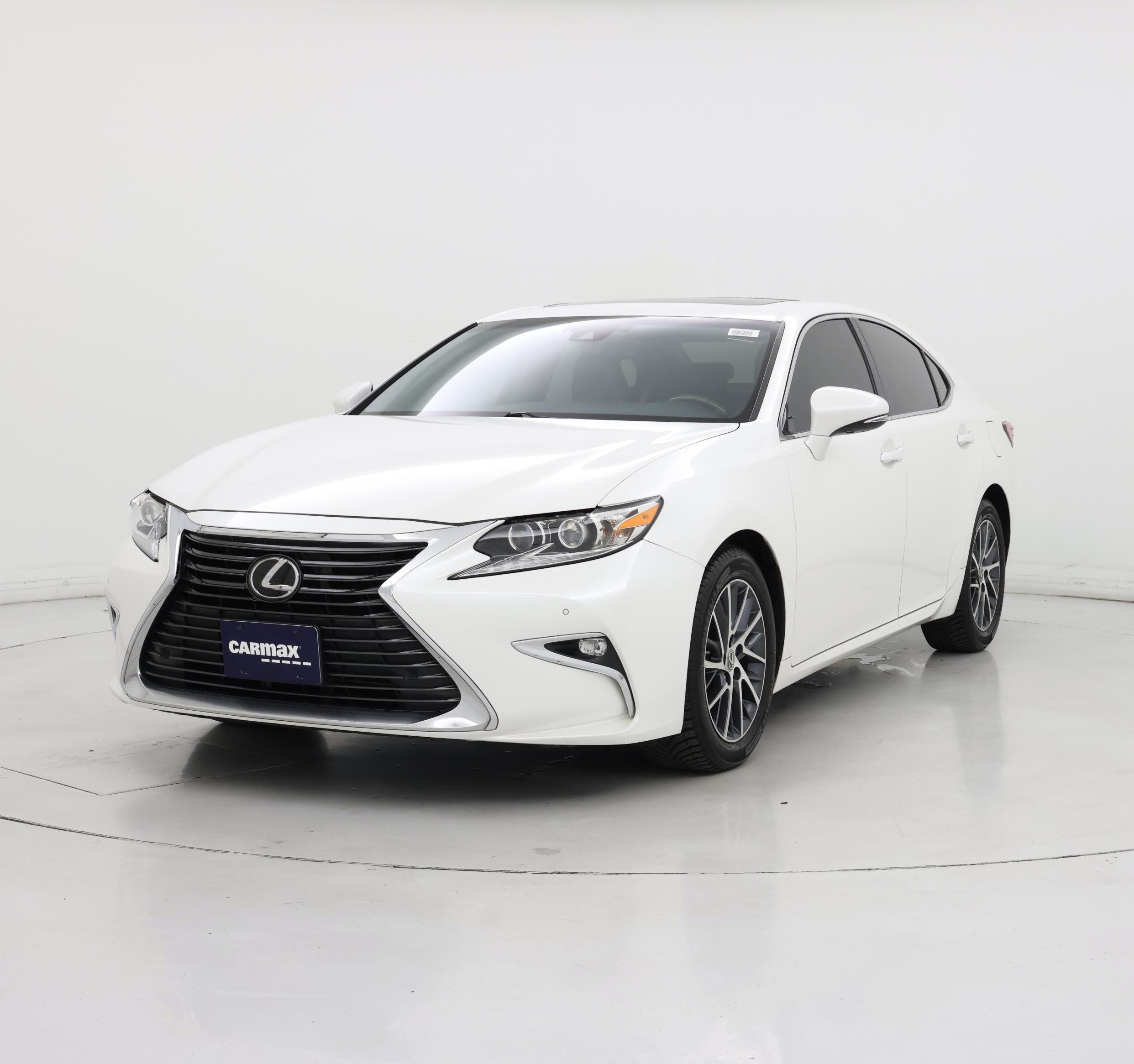 Thumbnail: 2017 Lexus ES - 4