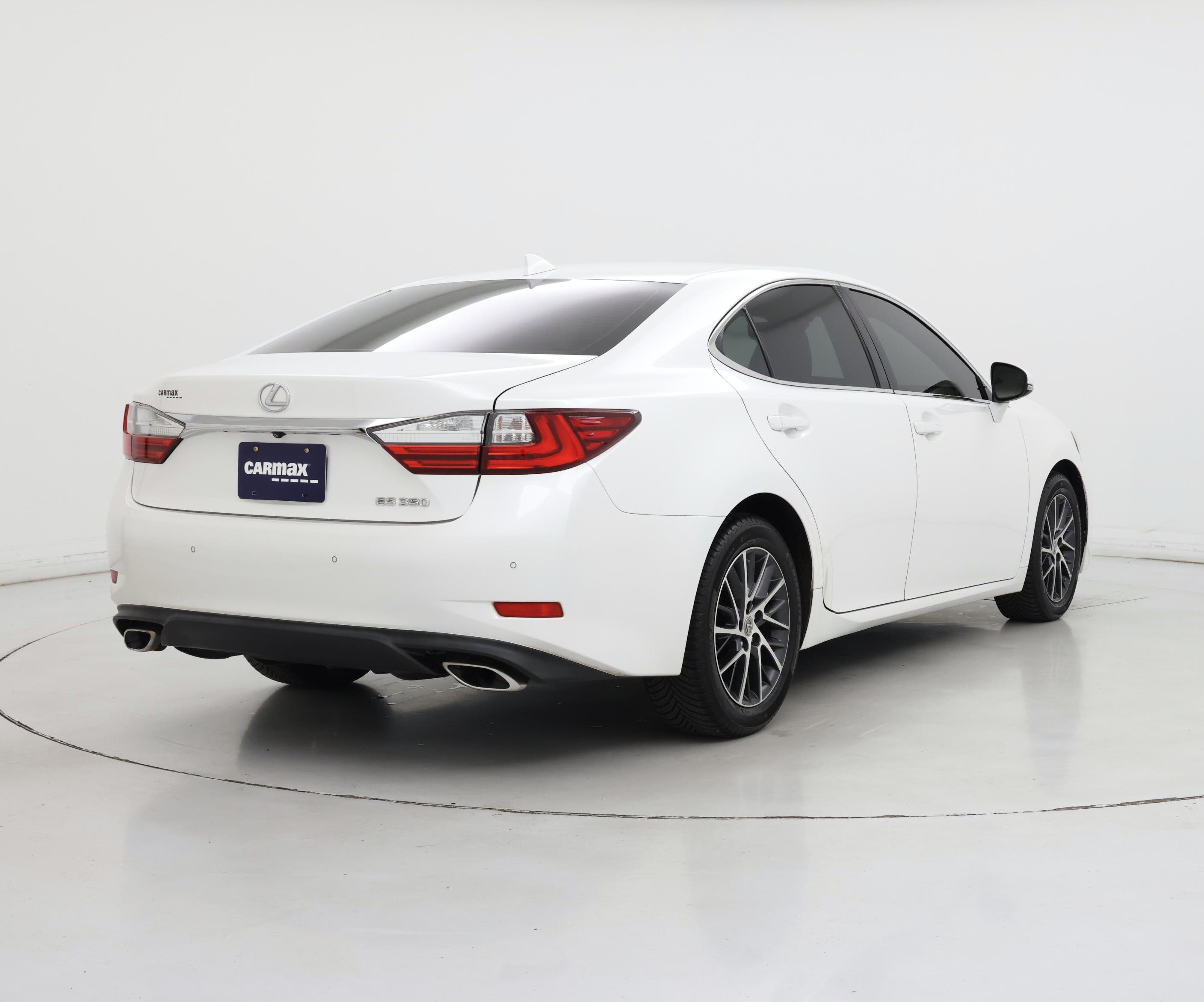 Thumbnail: 2017 Lexus ES - 8