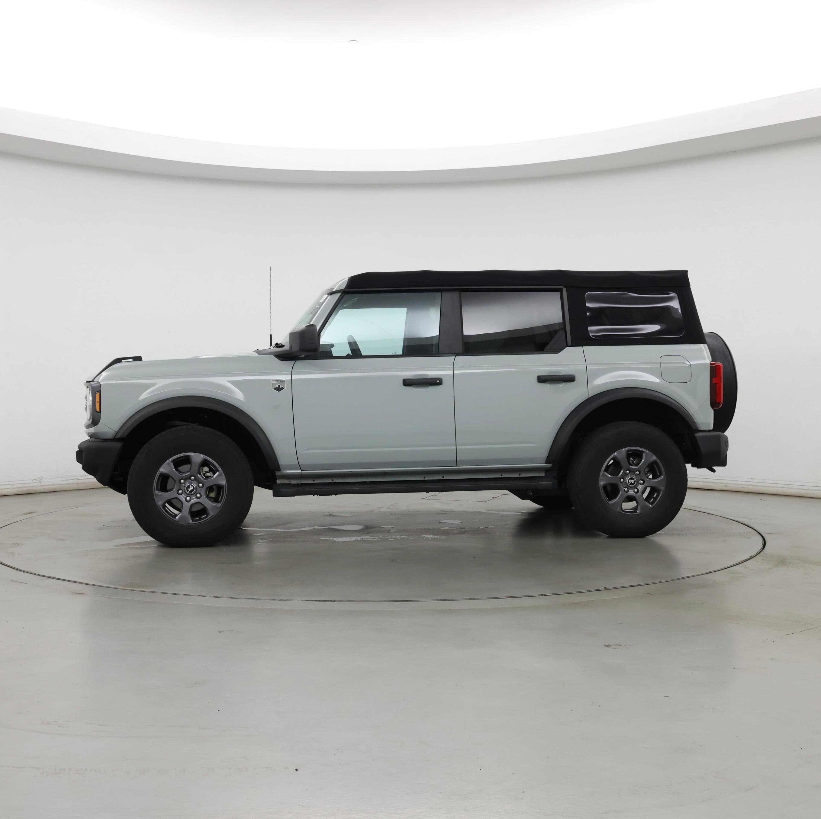Thumbnail: 2022 Ford Bronco - 3