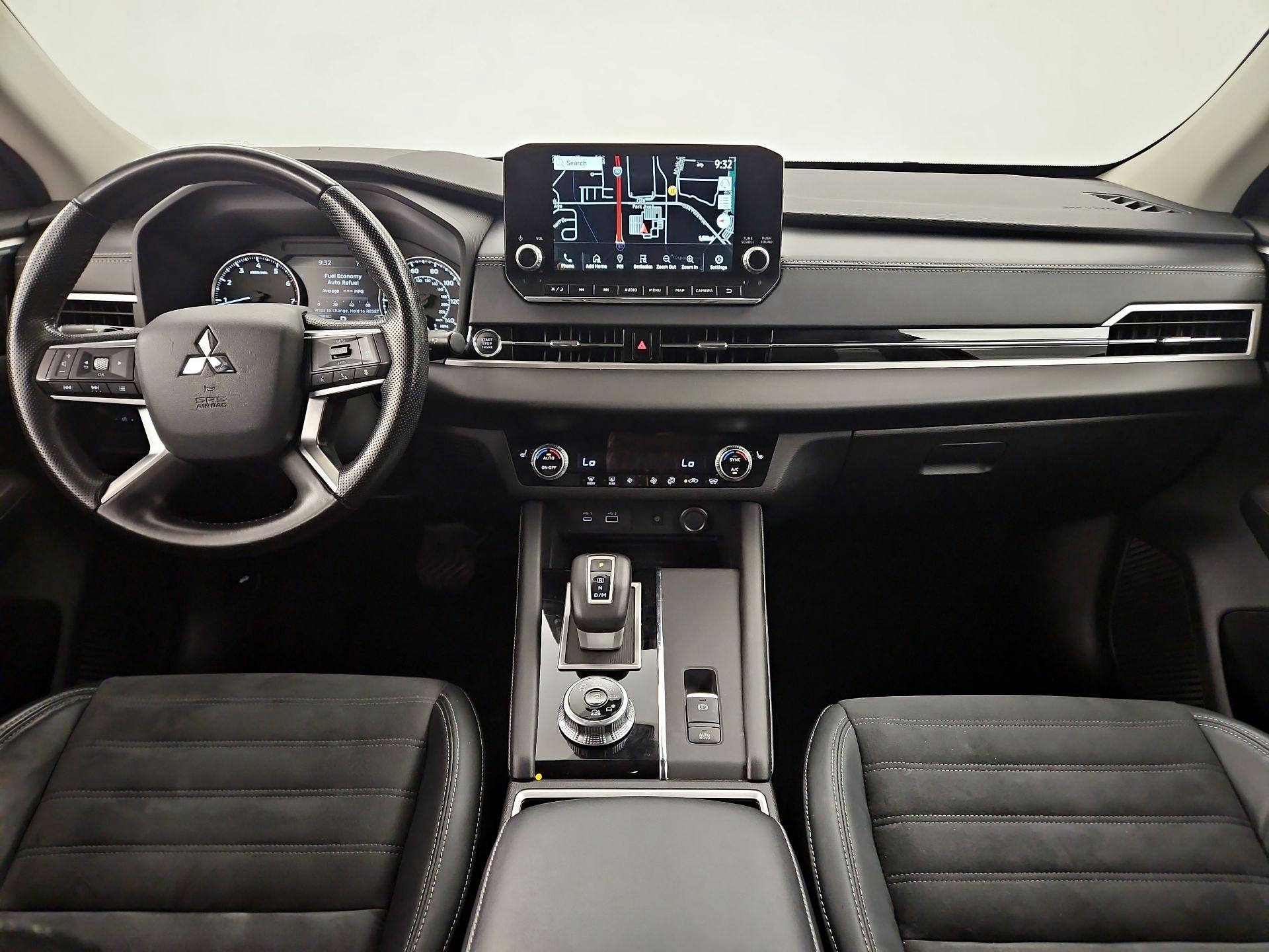 Thumbnail: 2022 Mitsubishi Outlander - 9