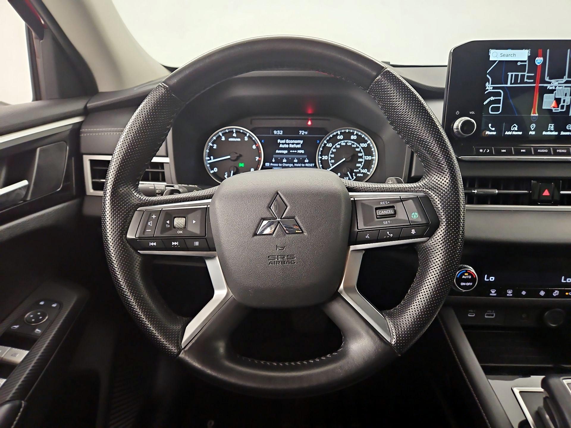 Thumbnail: 2022 Mitsubishi Outlander - 10
