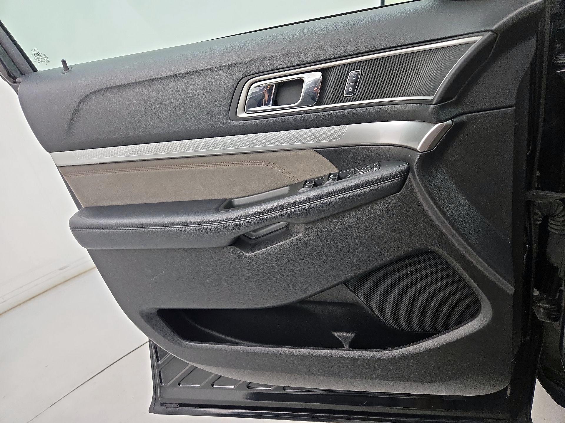 Thumbnail: 2017 Ford Explorer - 12