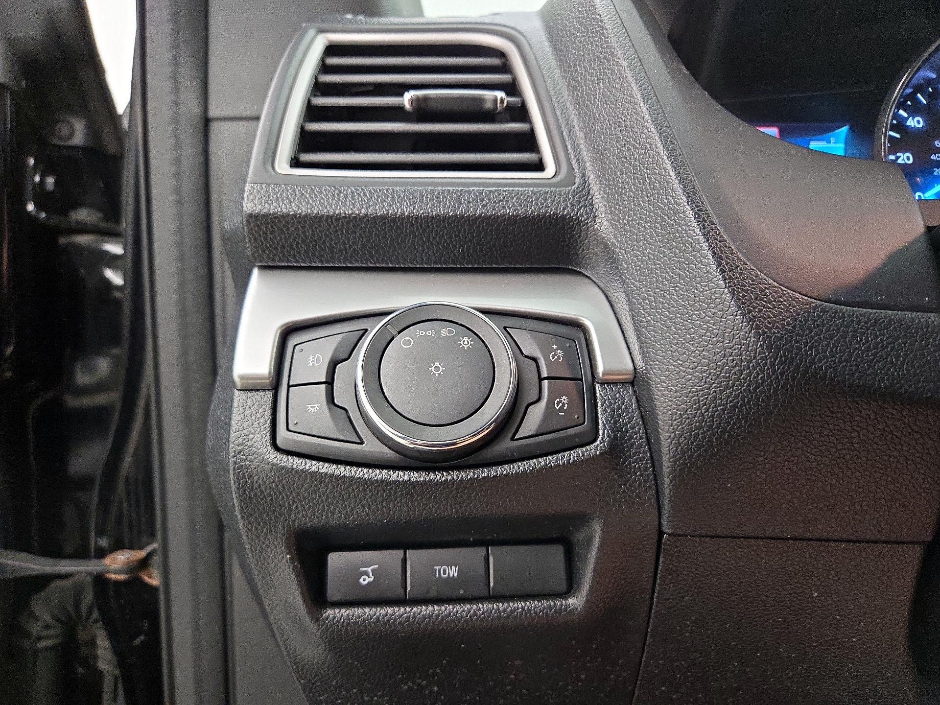Thumbnail: 2017 Ford Explorer - 13