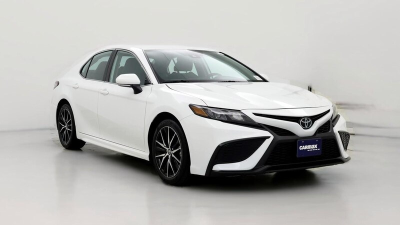 2024 Toyota Camry SE Hero Image