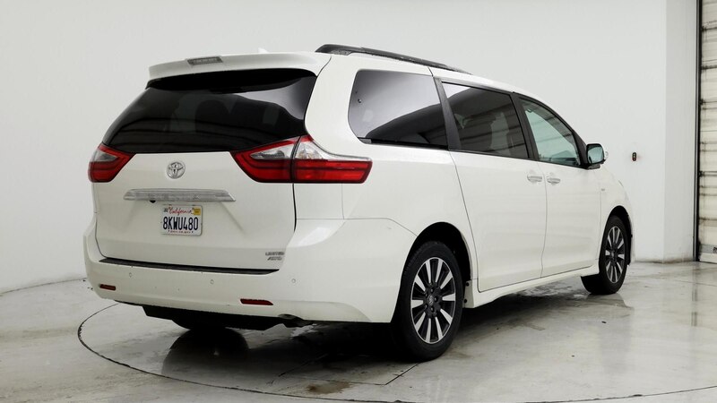 2020 Toyota Sienna Limited 8