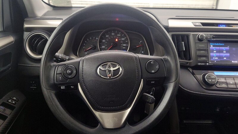 2015 Toyota RAV4 XLE 10