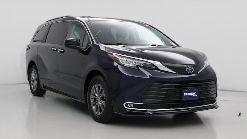 2023 Toyota Sienna XLE Hero Image