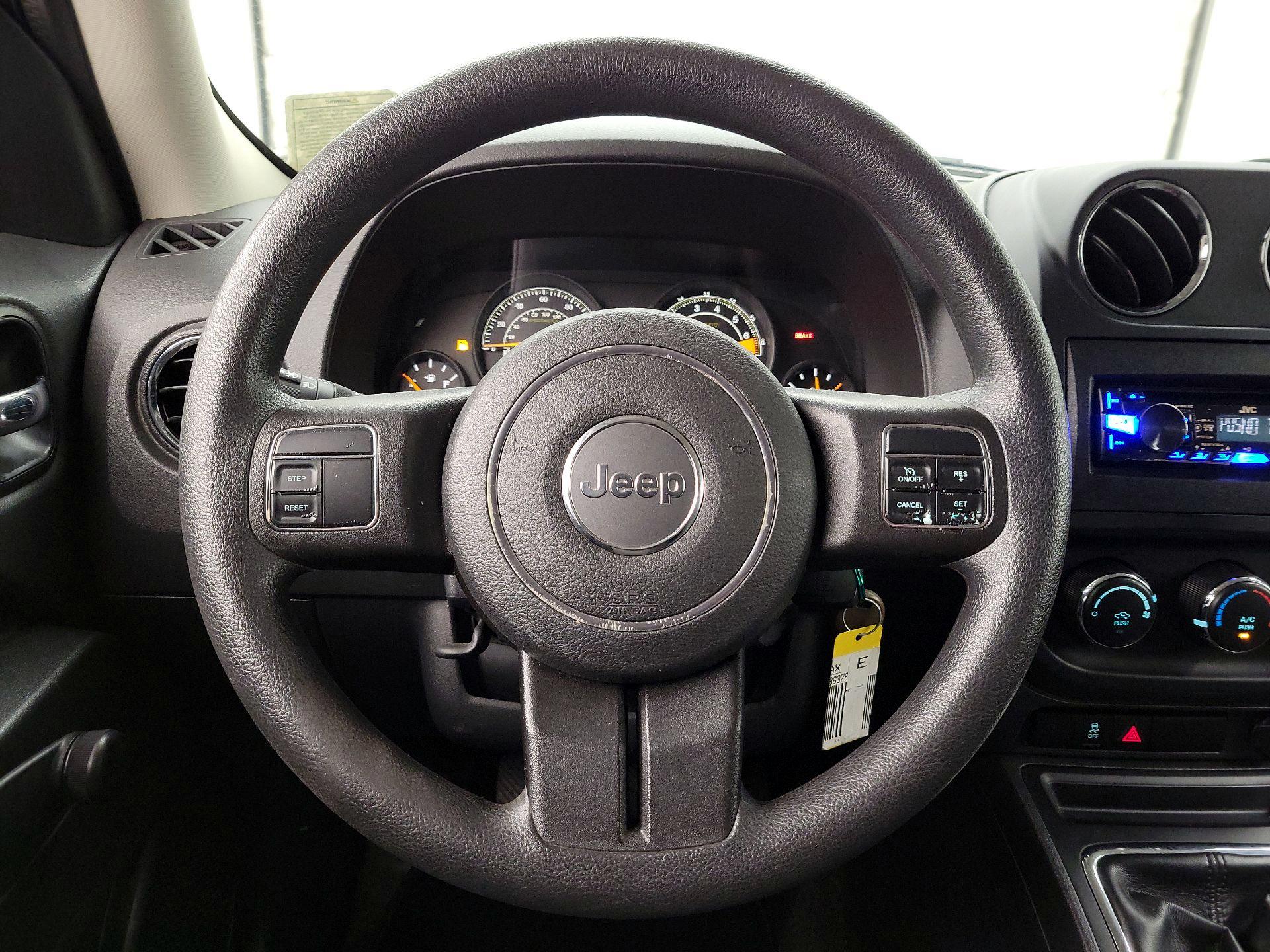 Thumbnail: 2014 Jeep Patriot - 10