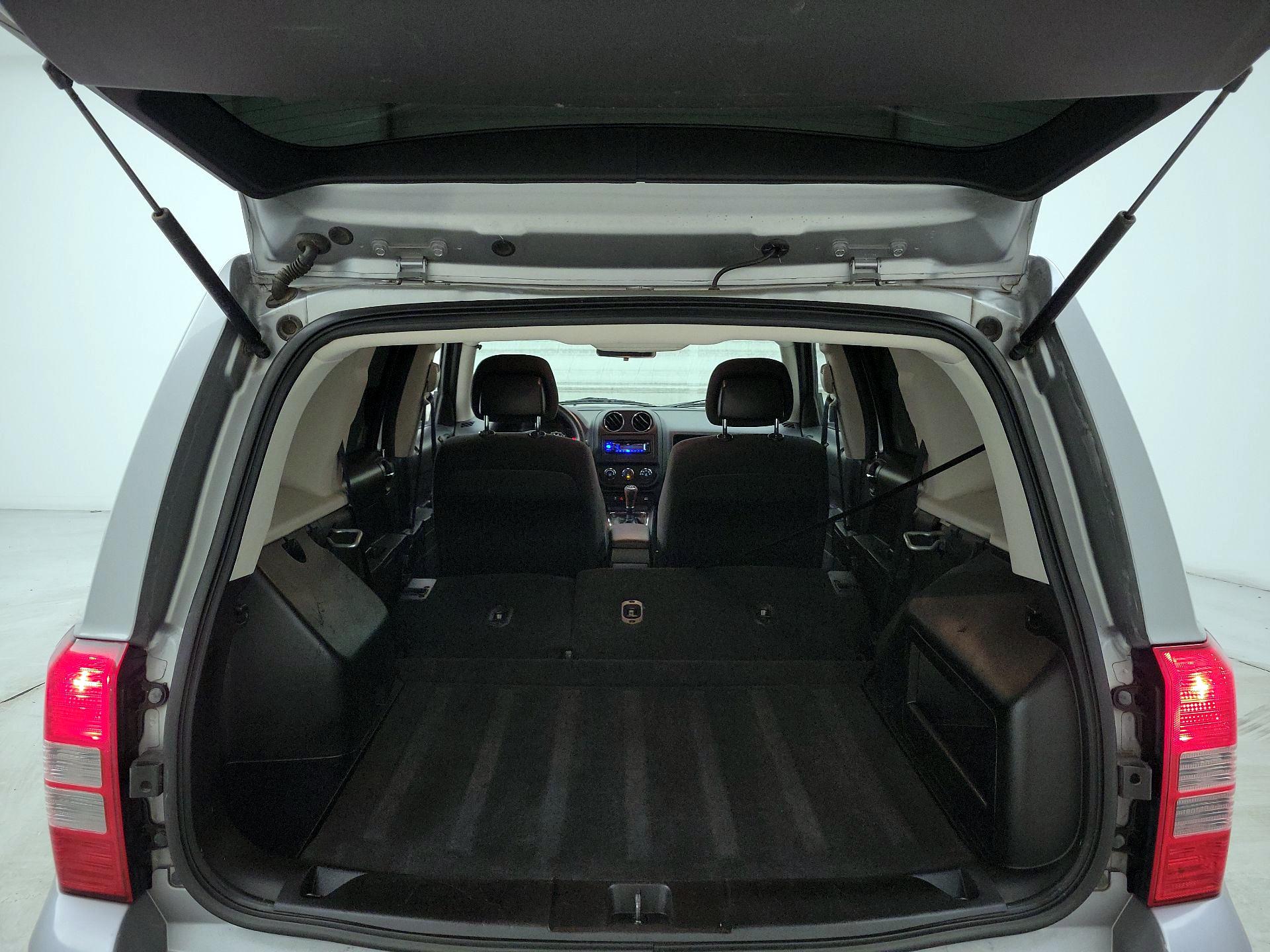 Thumbnail: 2014 Jeep Patriot - 18