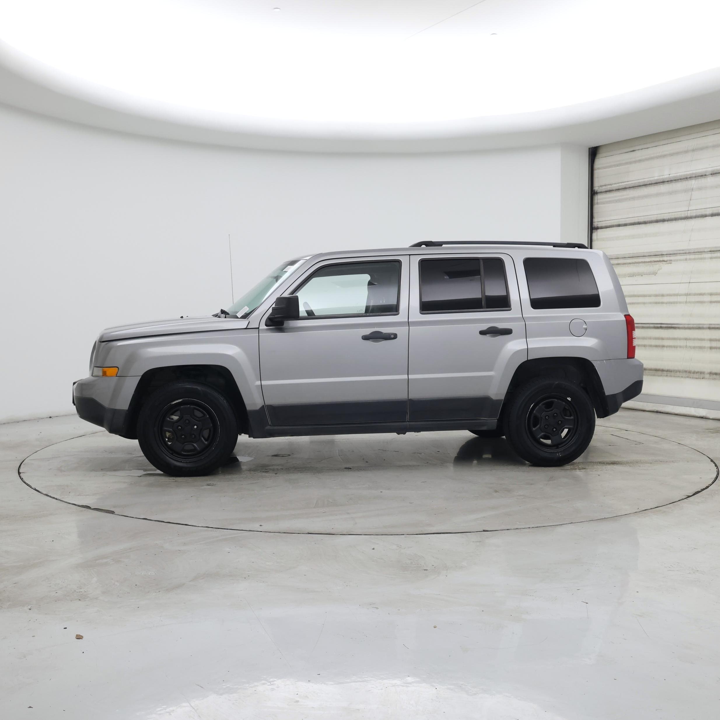 Thumbnail: 2014 Jeep Patriot - 3