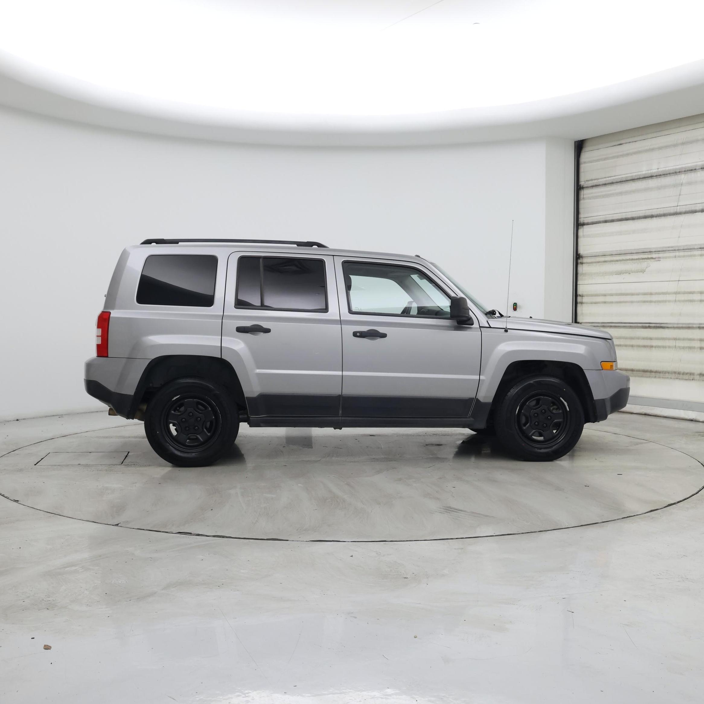 Thumbnail: 2014 Jeep Patriot - 7