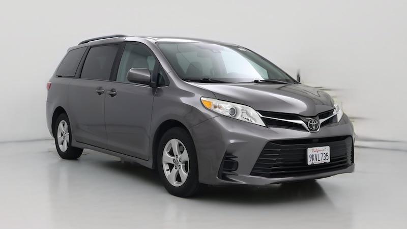 2019 Toyota Sienna LE Hero Image