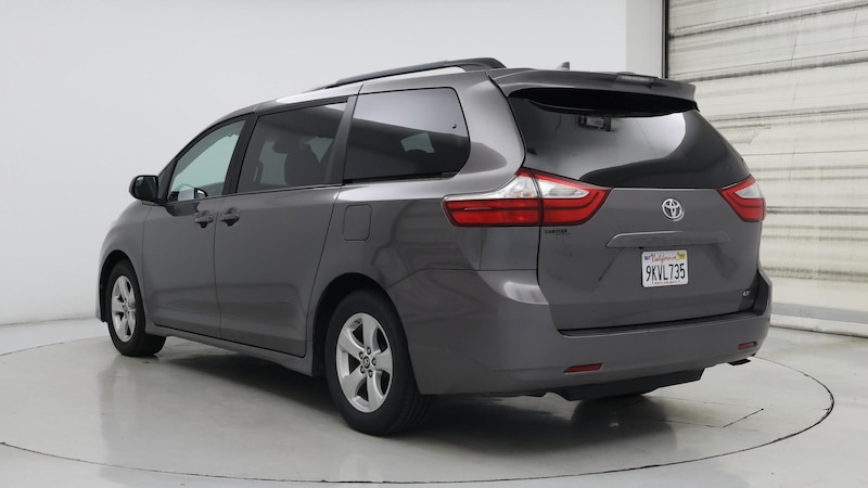 2019 Toyota Sienna LE 2