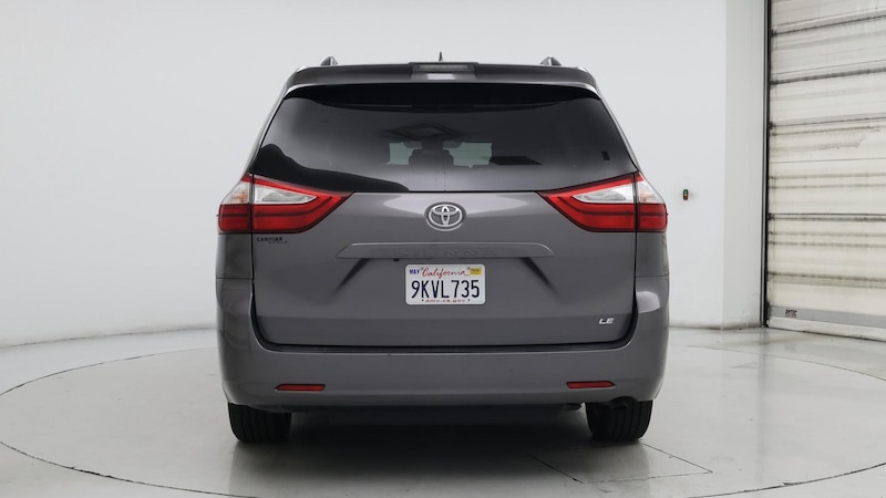 2019 Toyota Sienna LE 6