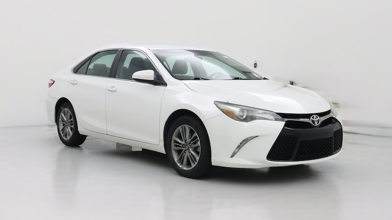 2017 Toyota Camry SE Hero Image