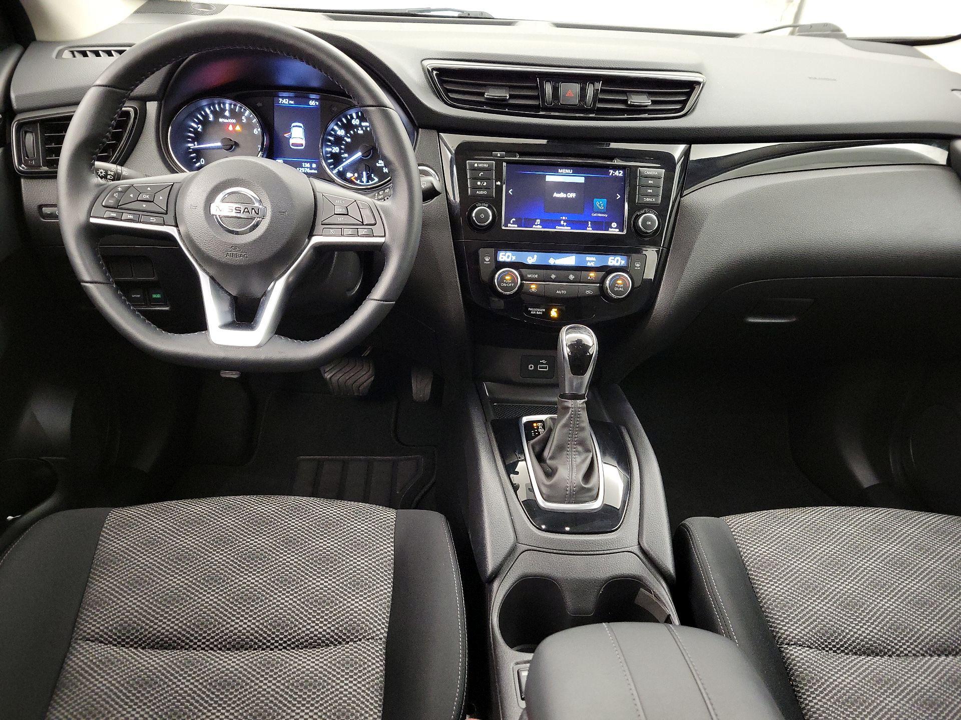 Thumbnail: 2021 Nissan Rogue Sport - 9