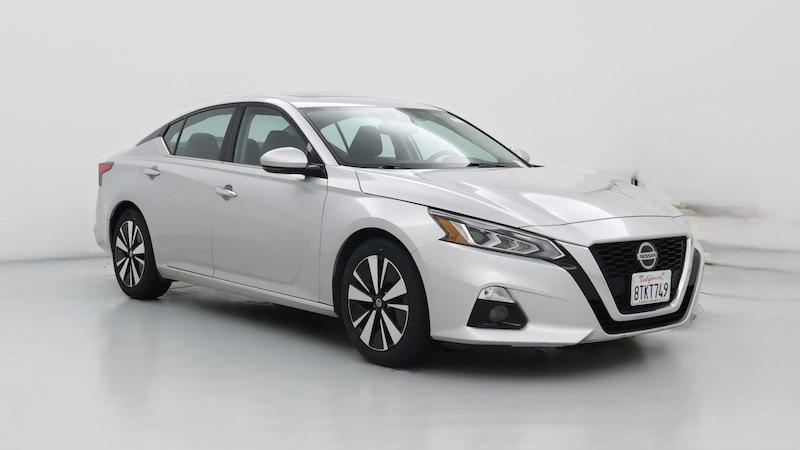 2020 Nissan Altima SV Hero Image