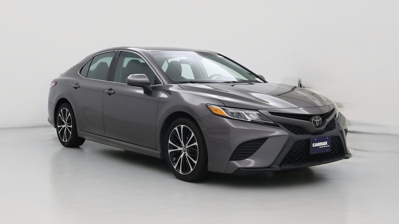 2018 Toyota Camry SE Hero Image