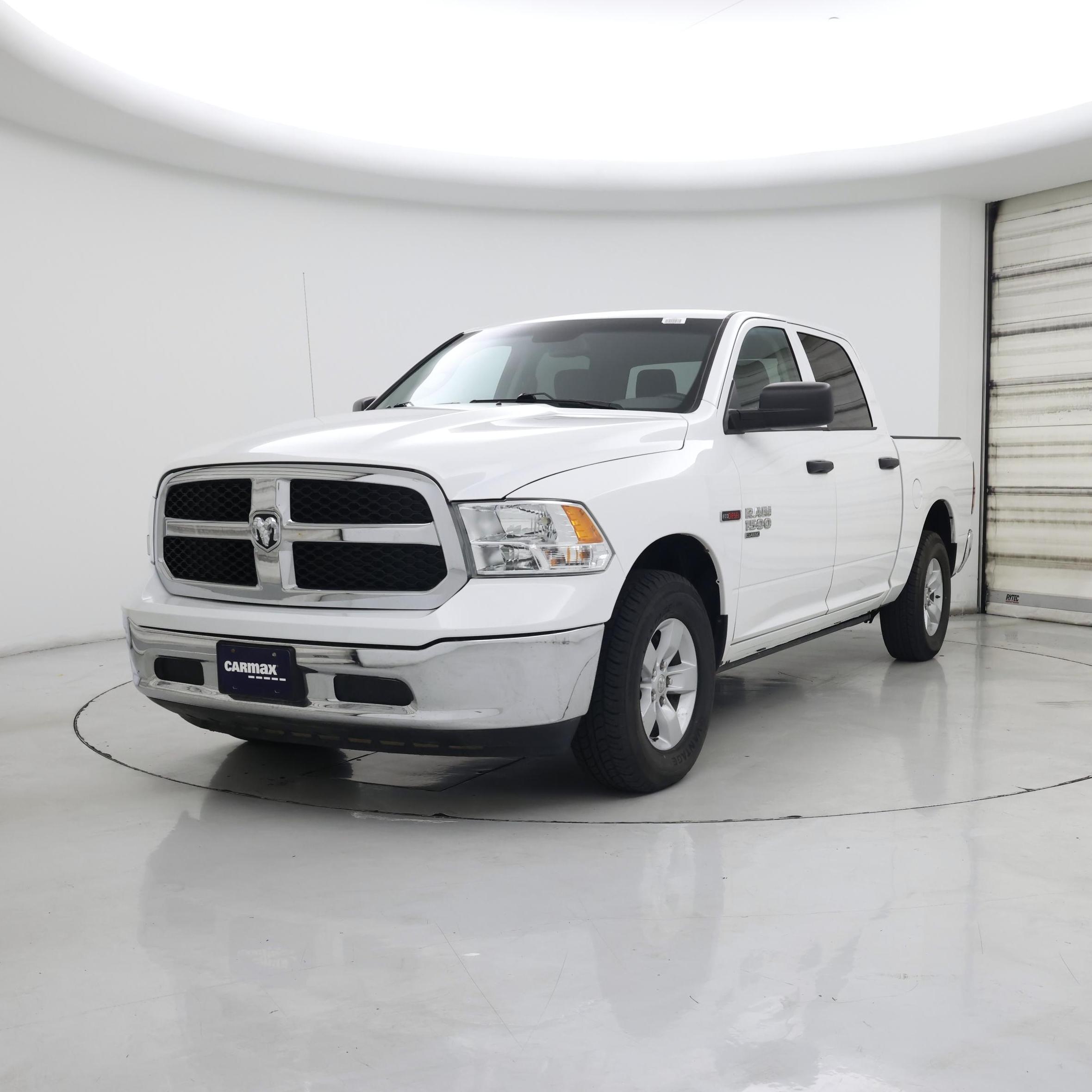 Thumbnail: 2019 RAM 1500 Classic - 4