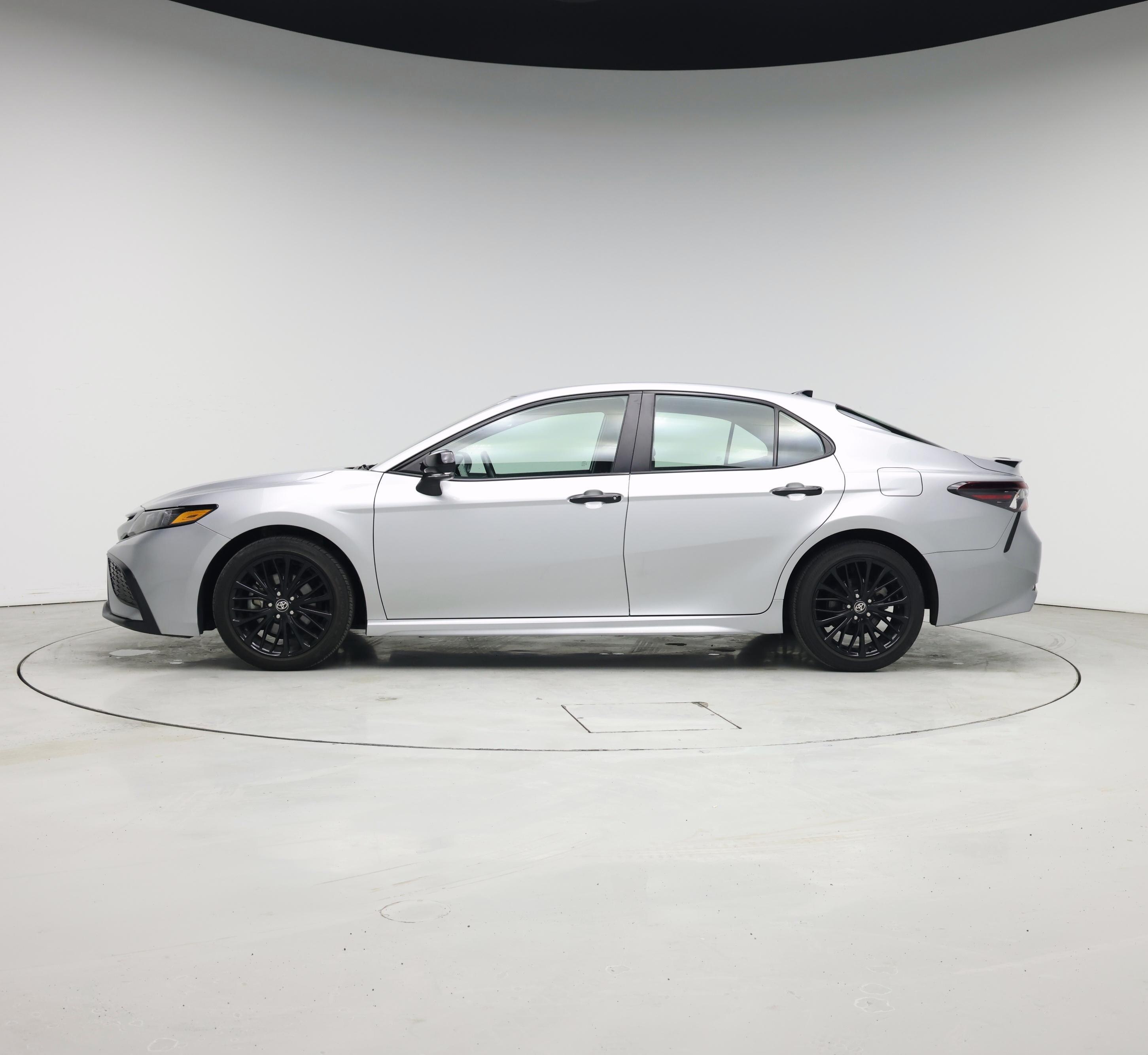 Thumbnail: 2022 Toyota Camry - 3