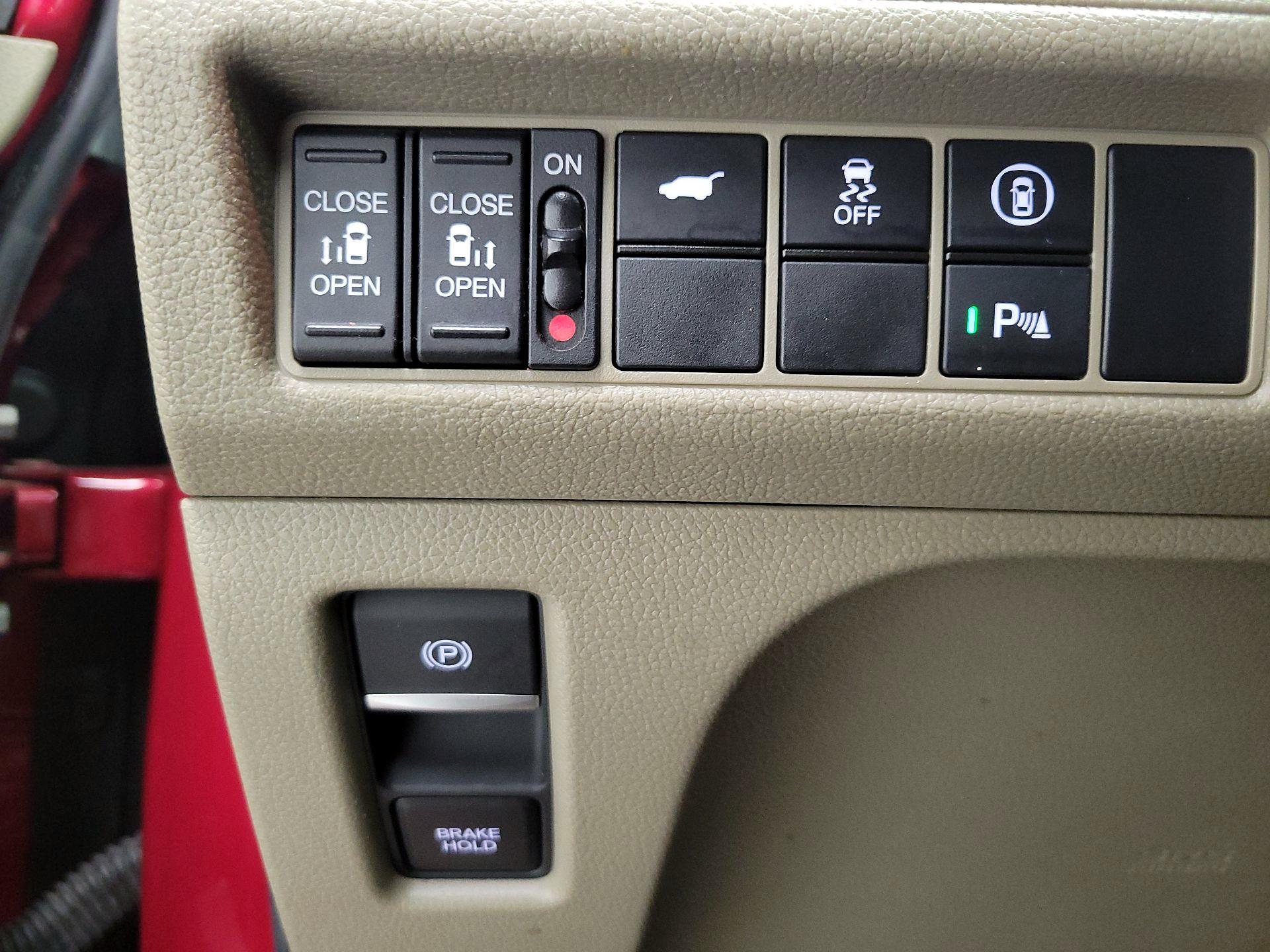 Thumbnail: 2022 Honda Odyssey - 13