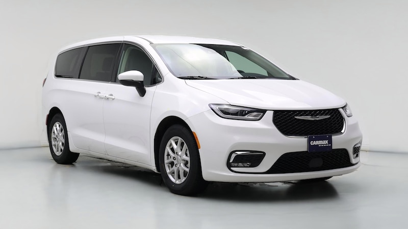 2023 Chrysler Pacifica Touring L Hero Image