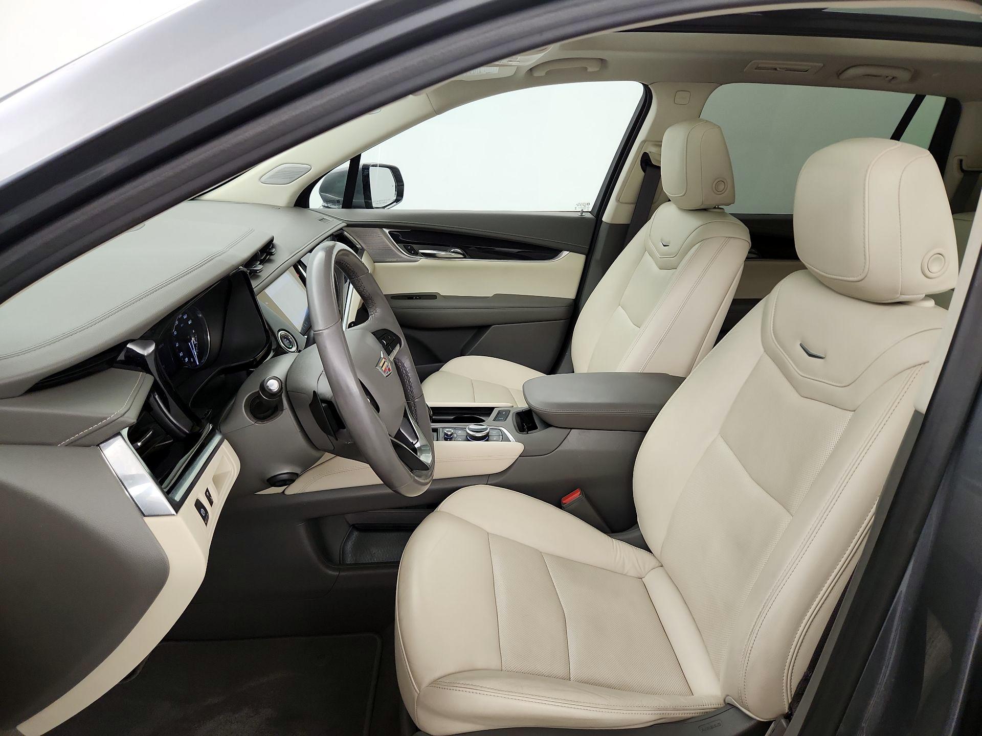 Thumbnail: 2021 Cadillac XT6 - 11