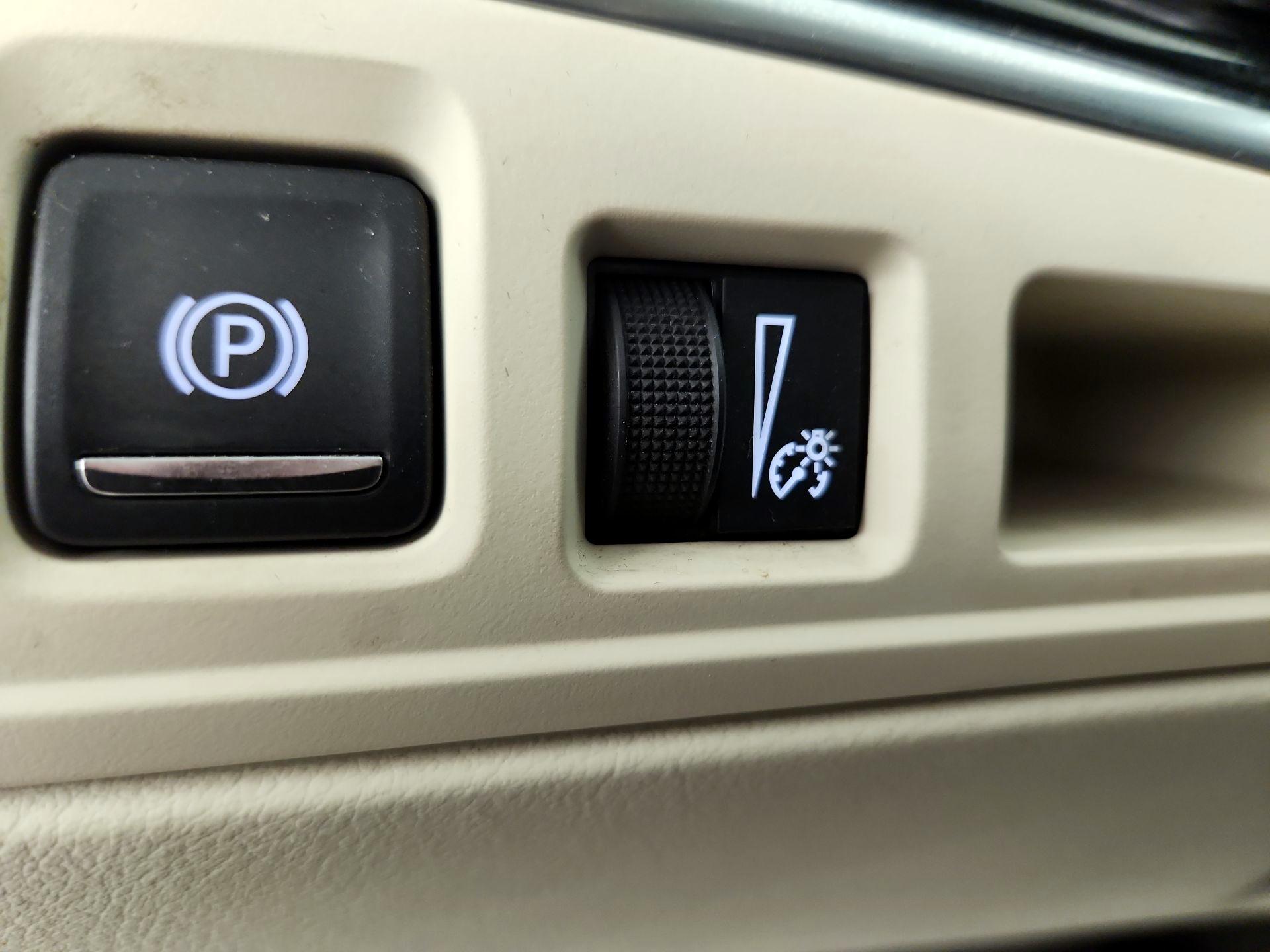 Thumbnail: 2021 Cadillac XT6 - 13