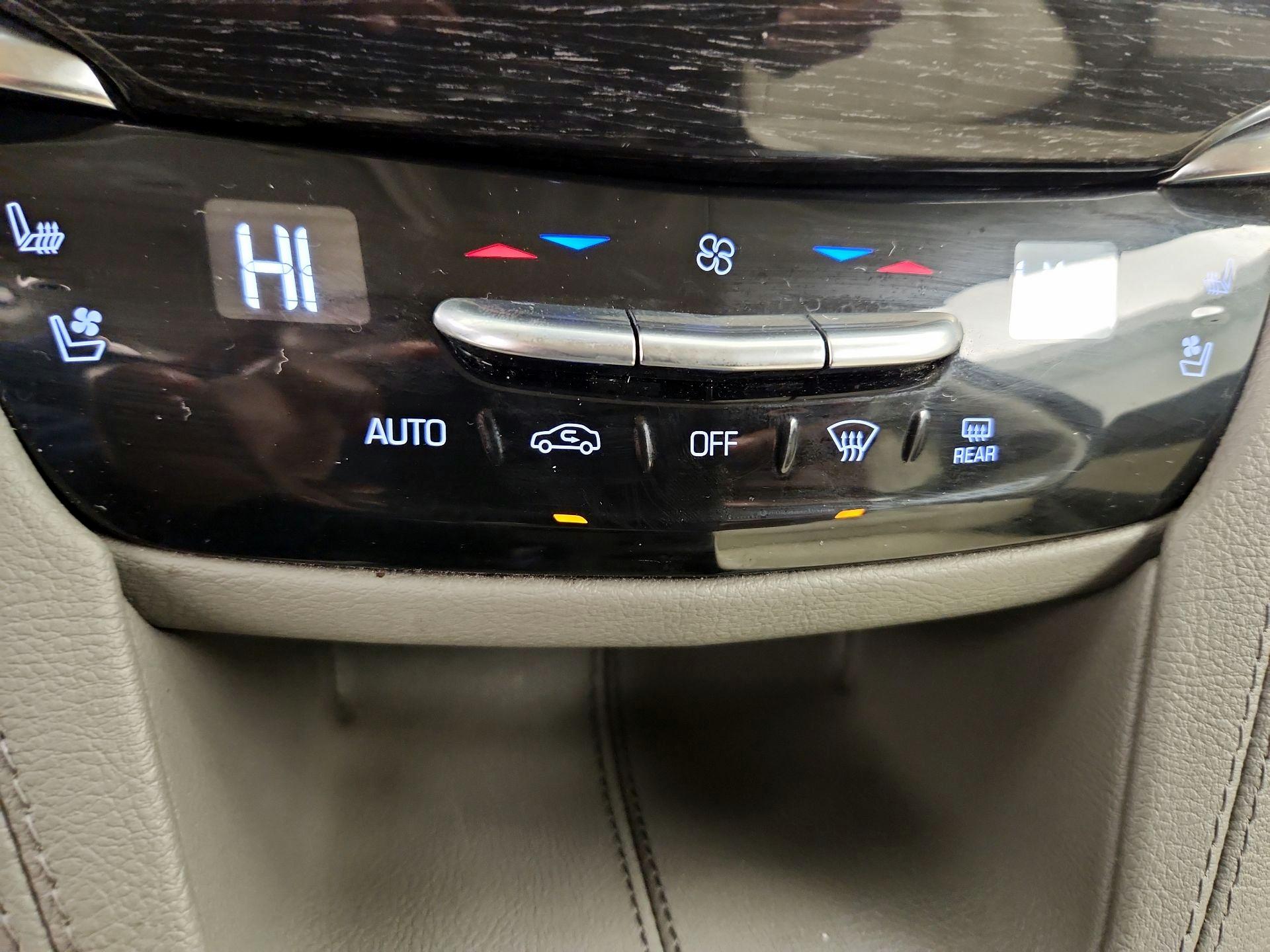 Thumbnail: 2021 Cadillac XT6 - 17