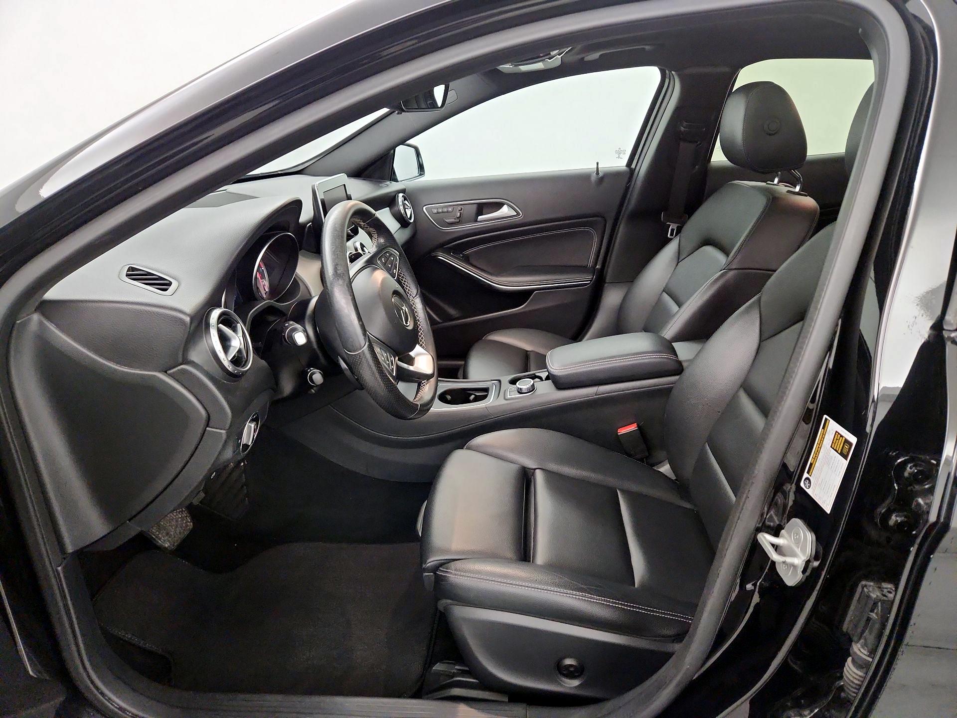 Thumbnail: 2017 Mercedes-Benz GLA - 11