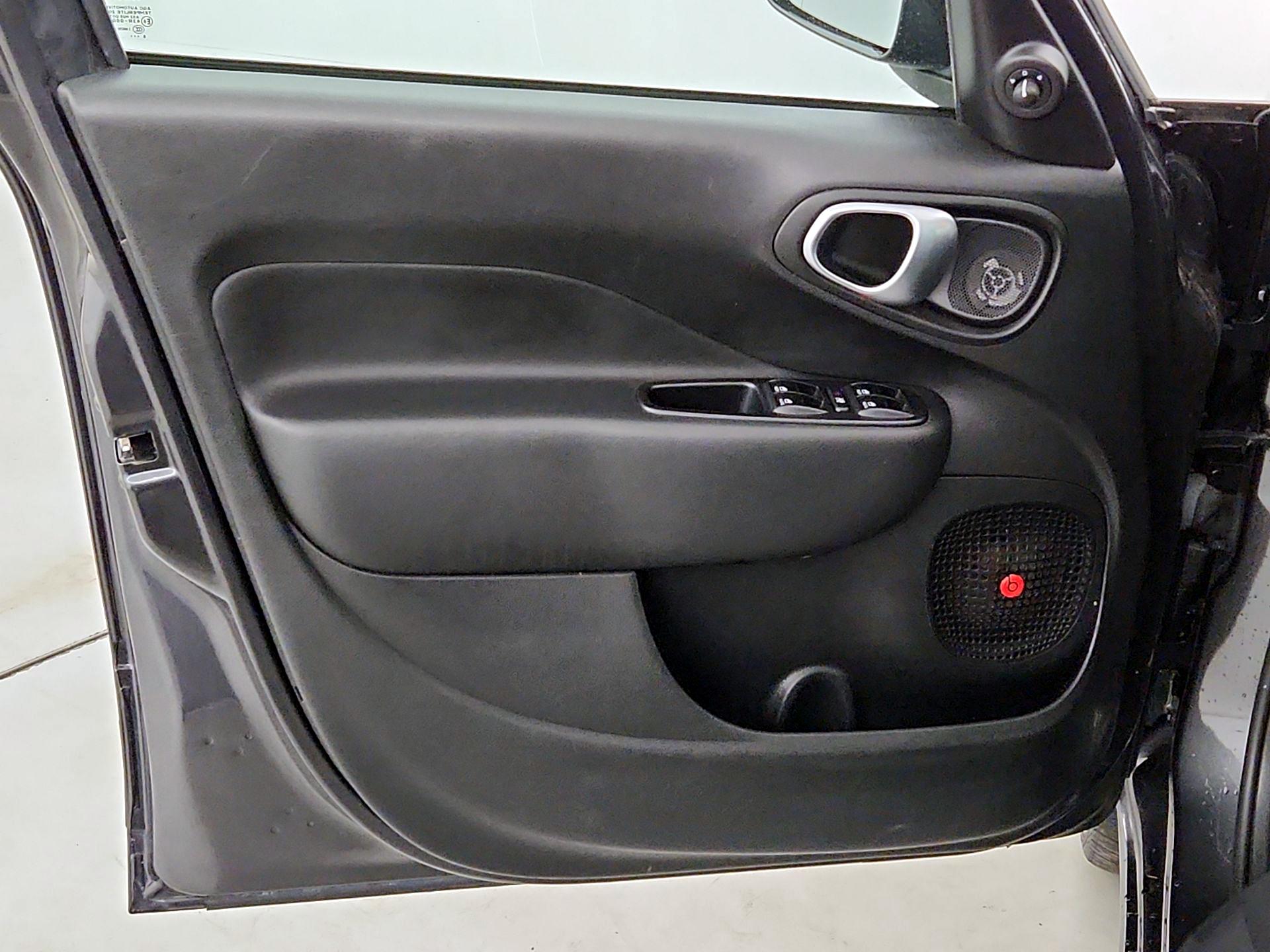 Thumbnail: 2019 Fiat 500L - 12