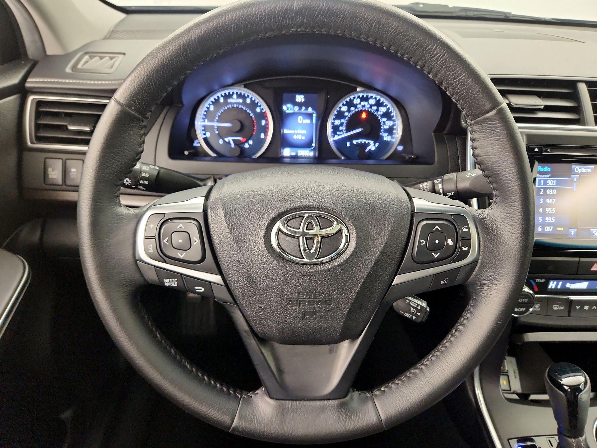 Thumbnail: 2015 Toyota Camry - 10