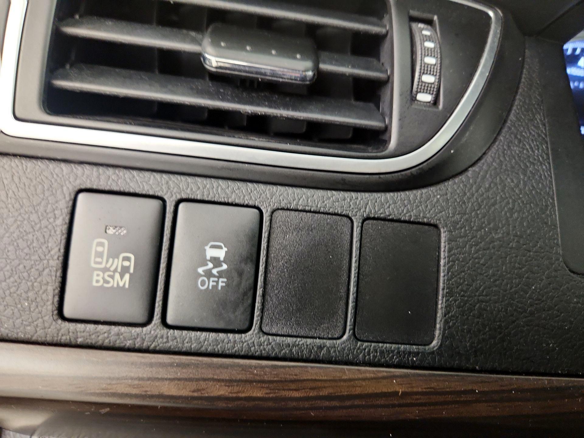 Thumbnail: 2015 Toyota Camry - 13