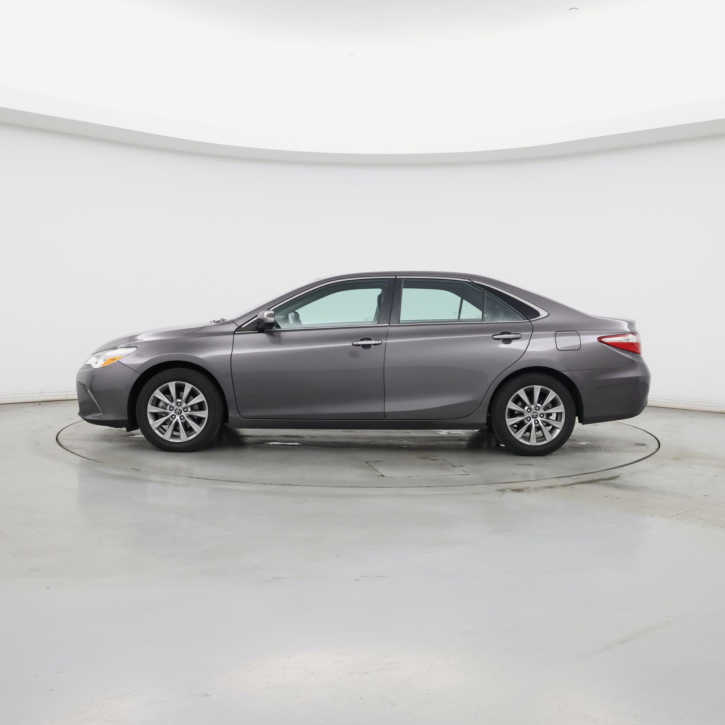 Thumbnail: 2015 Toyota Camry - 3