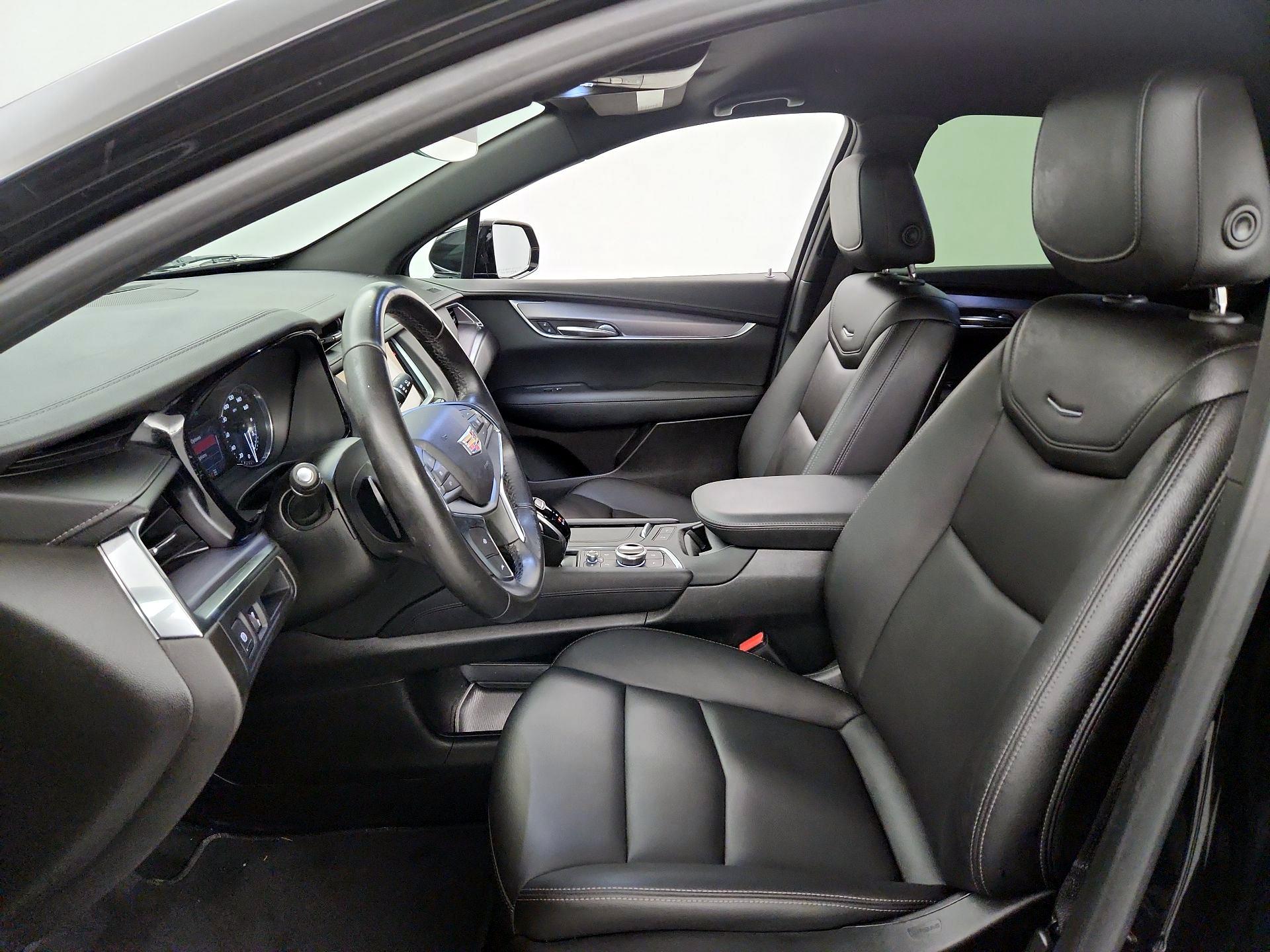 Thumbnail: 2021 Cadillac XT5 - 11