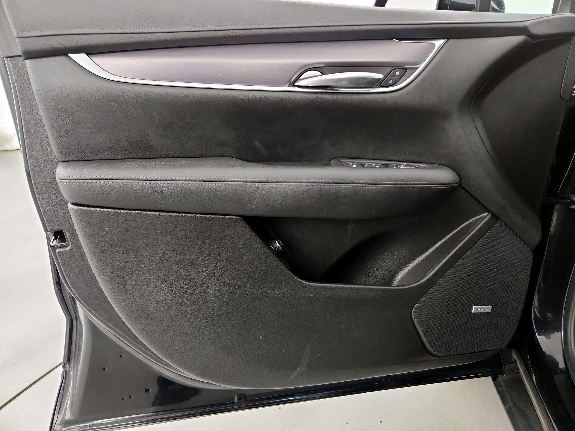 Thumbnail: 2021 Cadillac XT5 - 12
