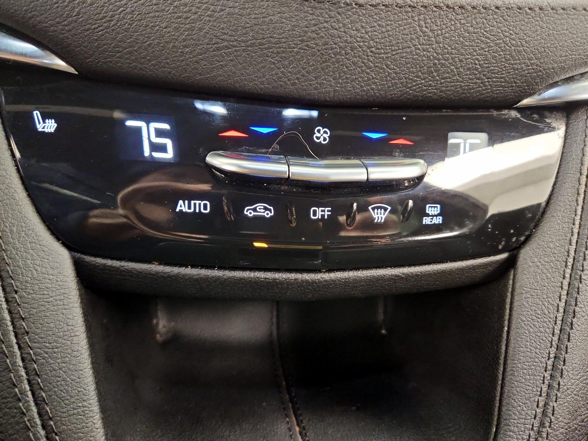 Thumbnail: 2021 Cadillac XT5 - 16