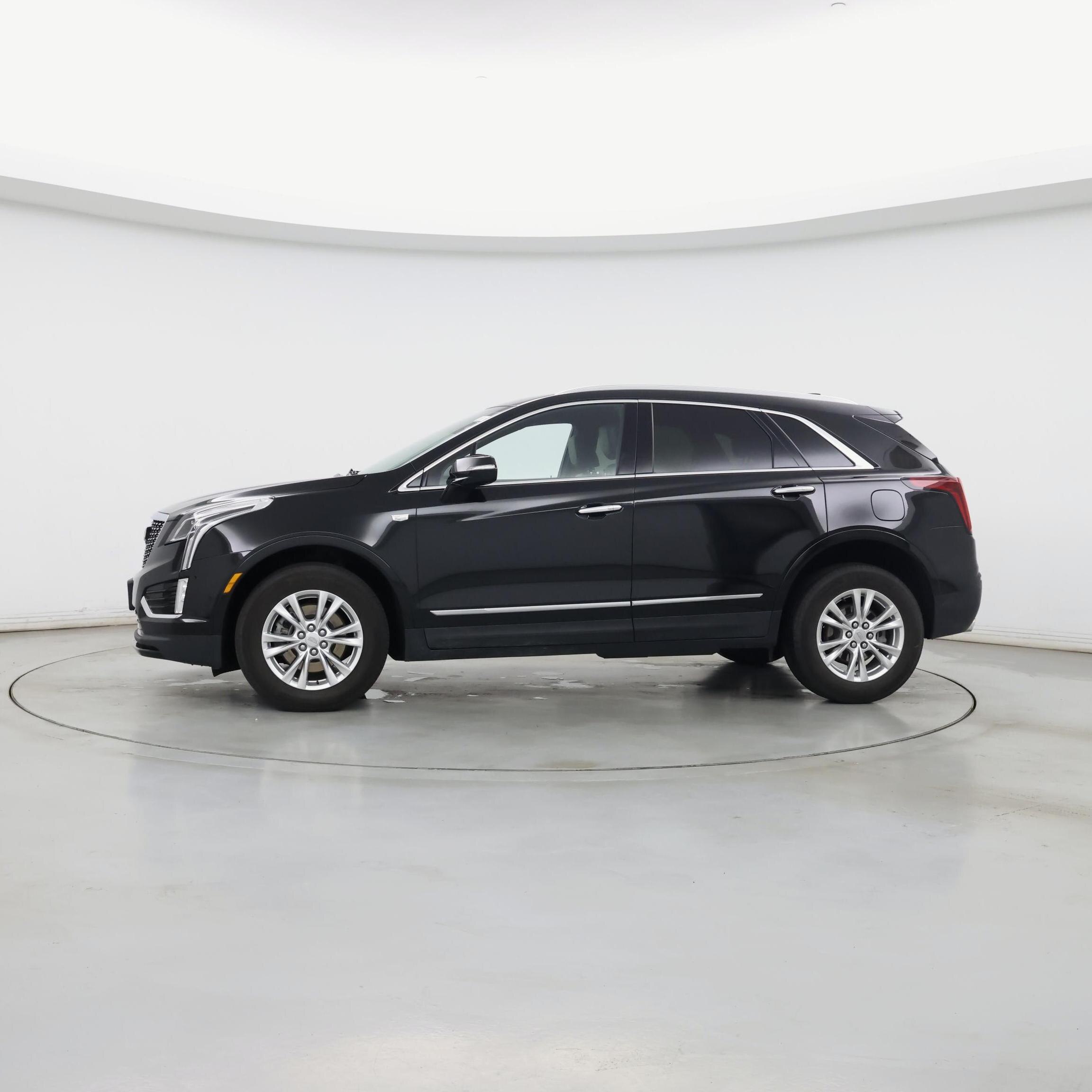 Thumbnail: 2021 Cadillac XT5 - 3