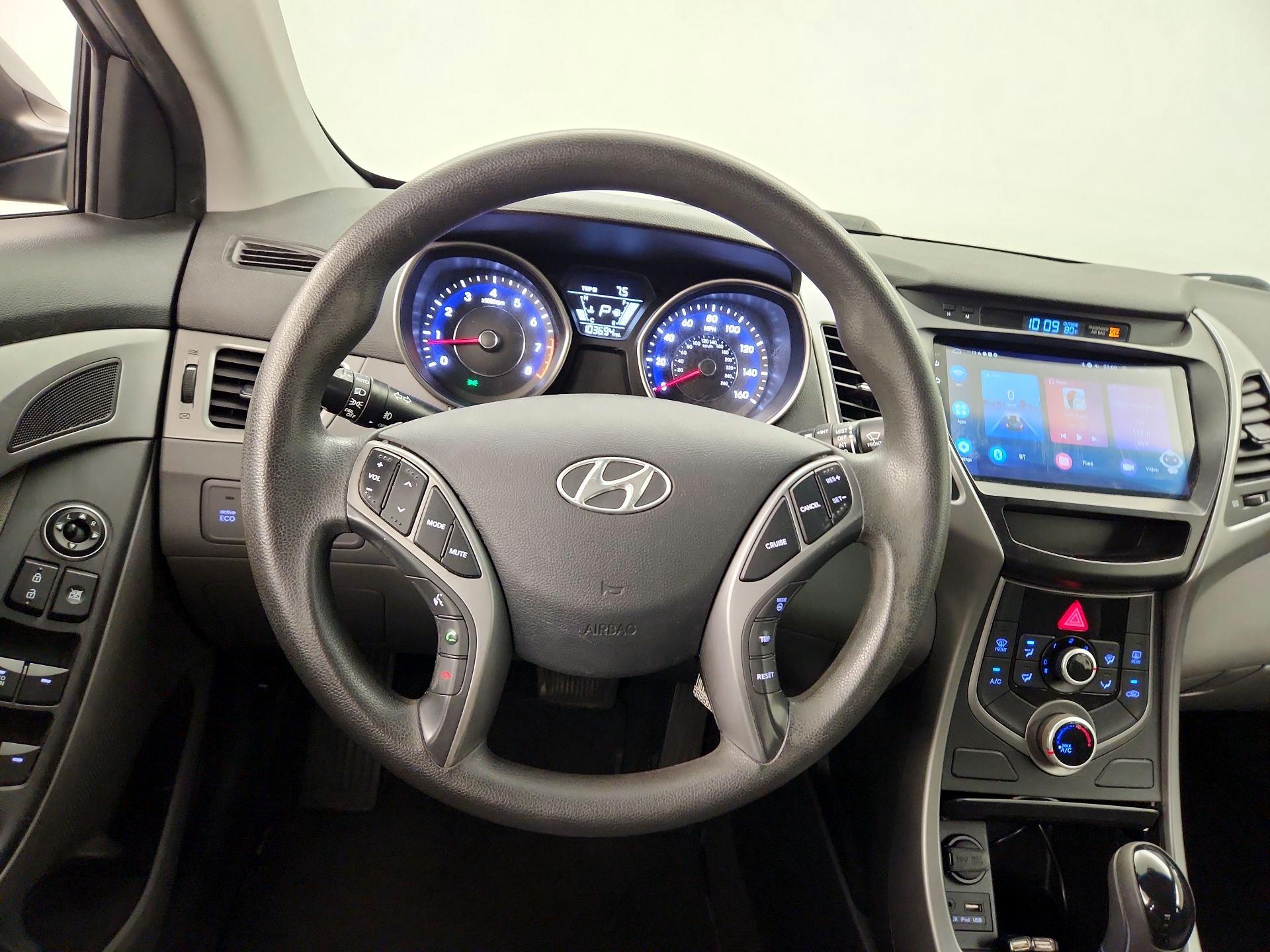 Thumbnail: 2015 Hyundai Elantra - 10