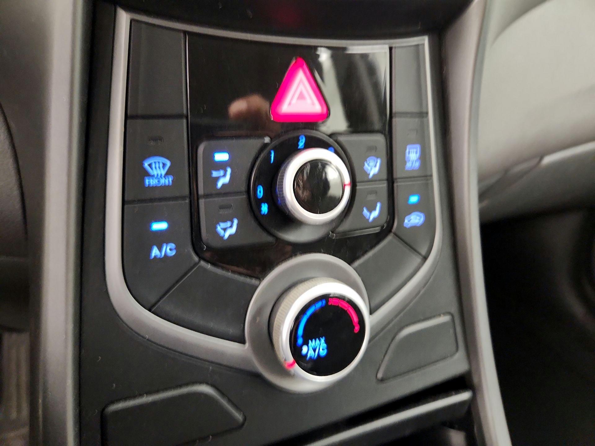 Thumbnail: 2015 Hyundai Elantra - 16