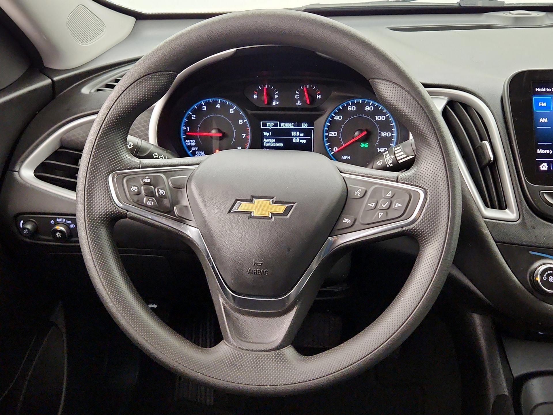 Thumbnail: 2020 Chevrolet Malibu - 10
