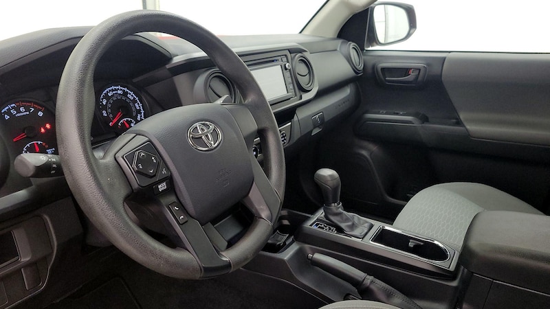2017 Toyota Tacoma SR 9