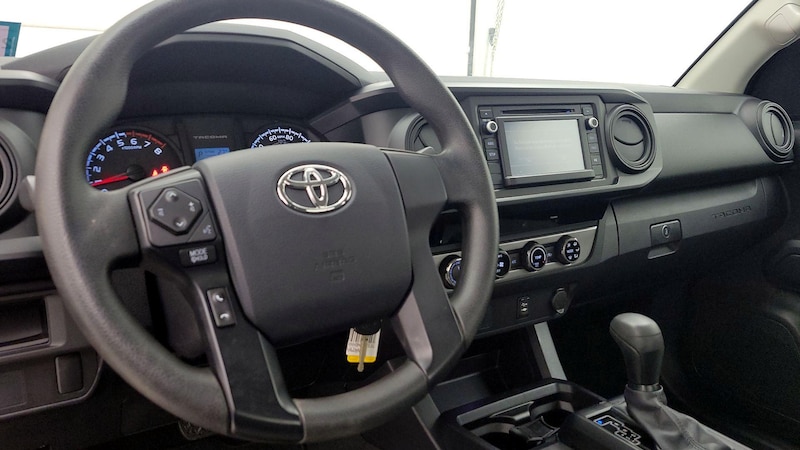 2017 Toyota Tacoma SR 10