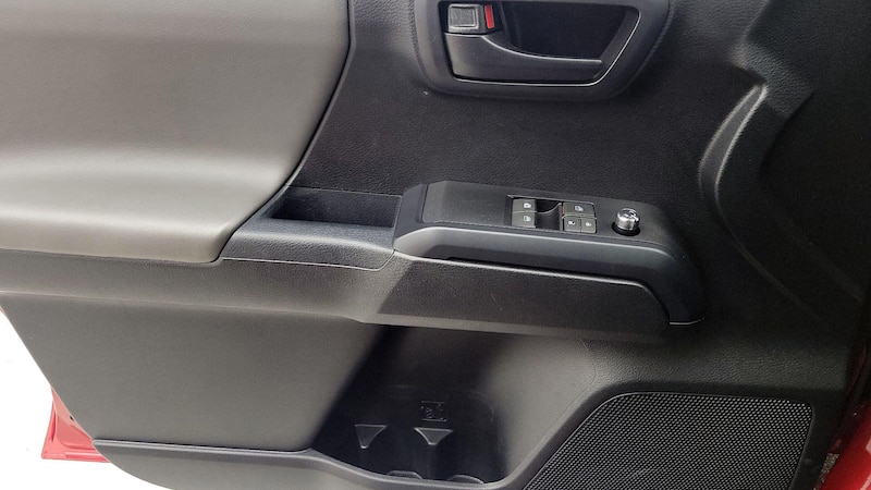 2017 Toyota Tacoma SR 12