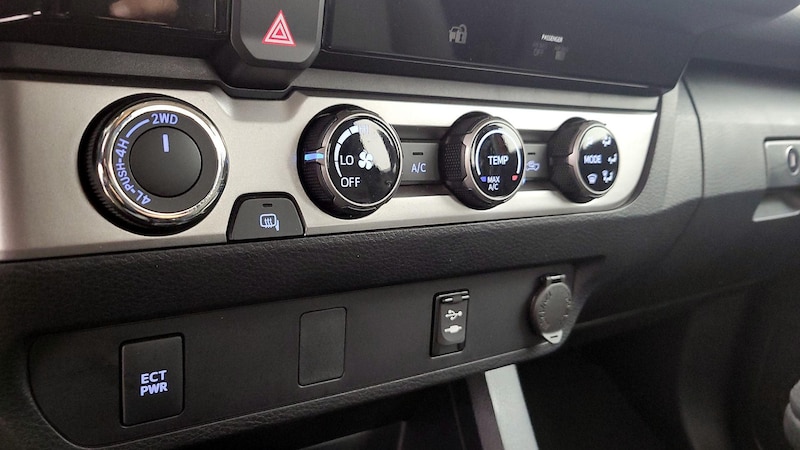 2017 Toyota Tacoma SR 18