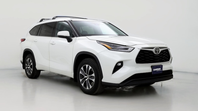 2021 Toyota Highlander XLE Hero Image