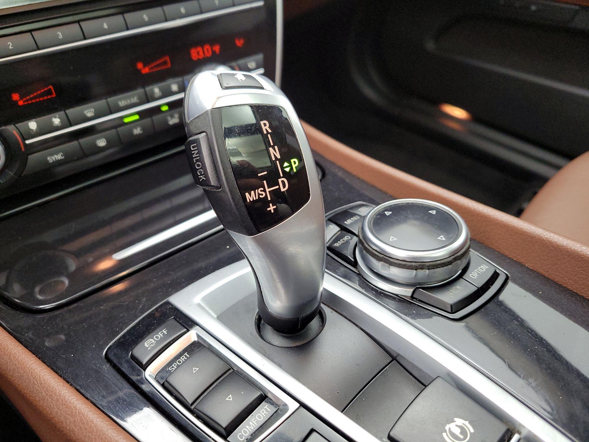 Thumbnail: 2015 BMW 5 Series - 16