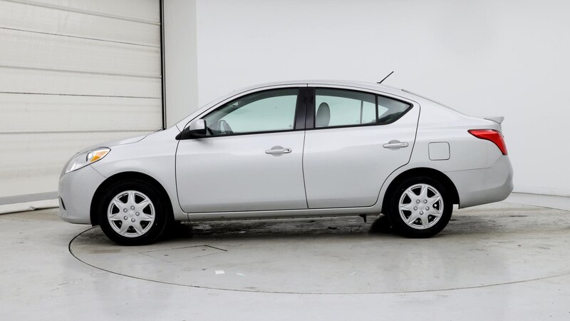 2014 Nissan Versa SV 3