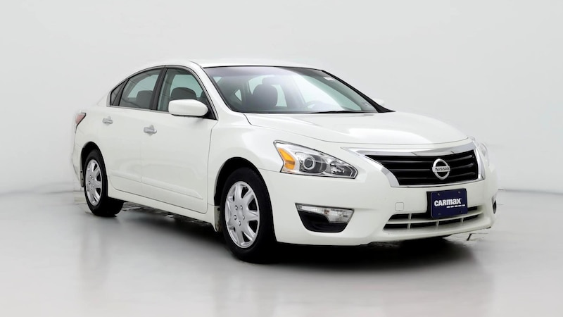 2015 Nissan Altima S Hero Image