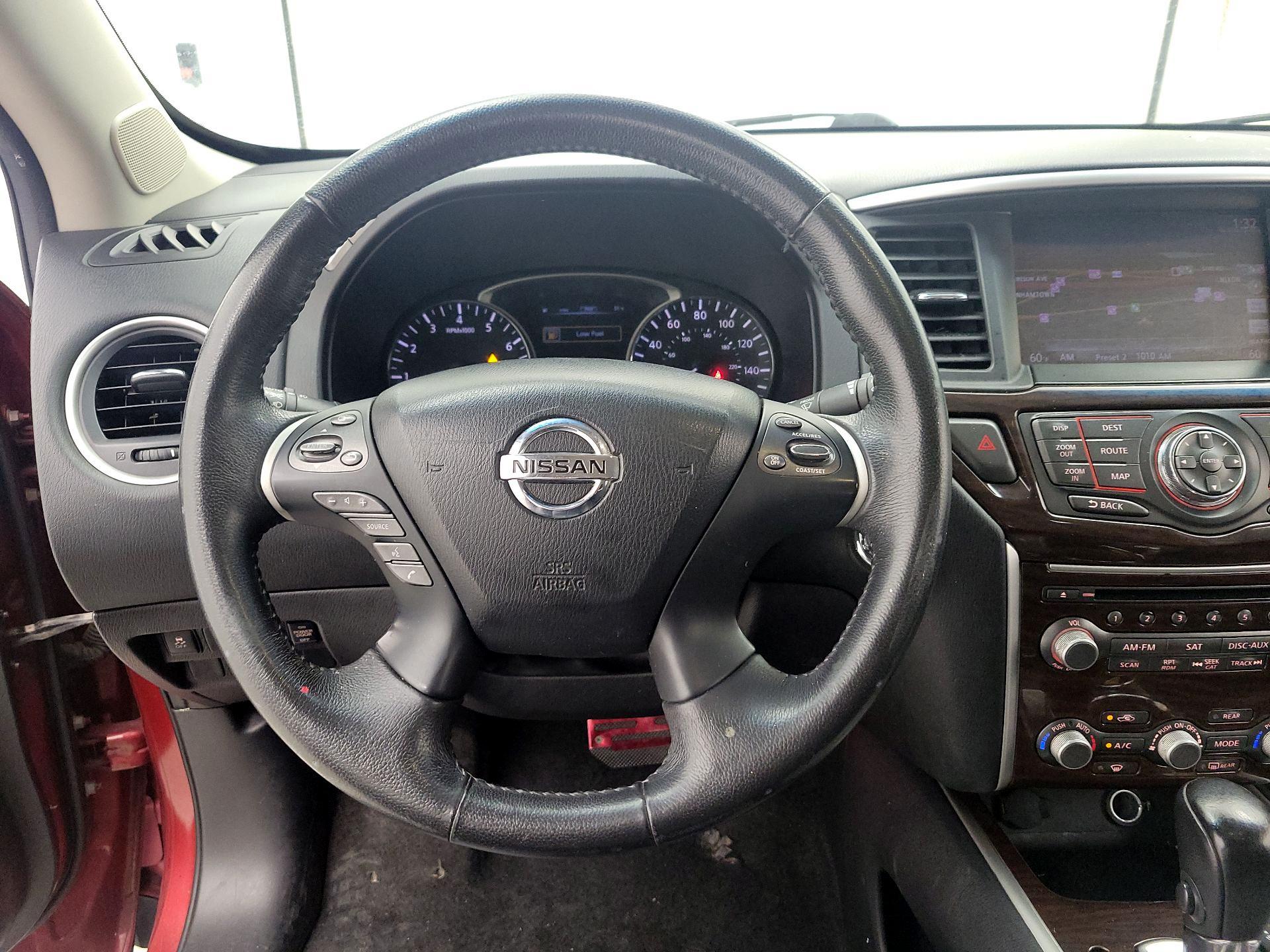Thumbnail: 2014 Nissan Pathfinder - 10